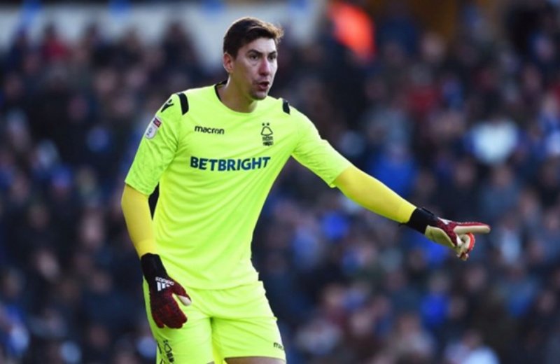 Costel Pantilimon được biết đến với chiều cao 2m03